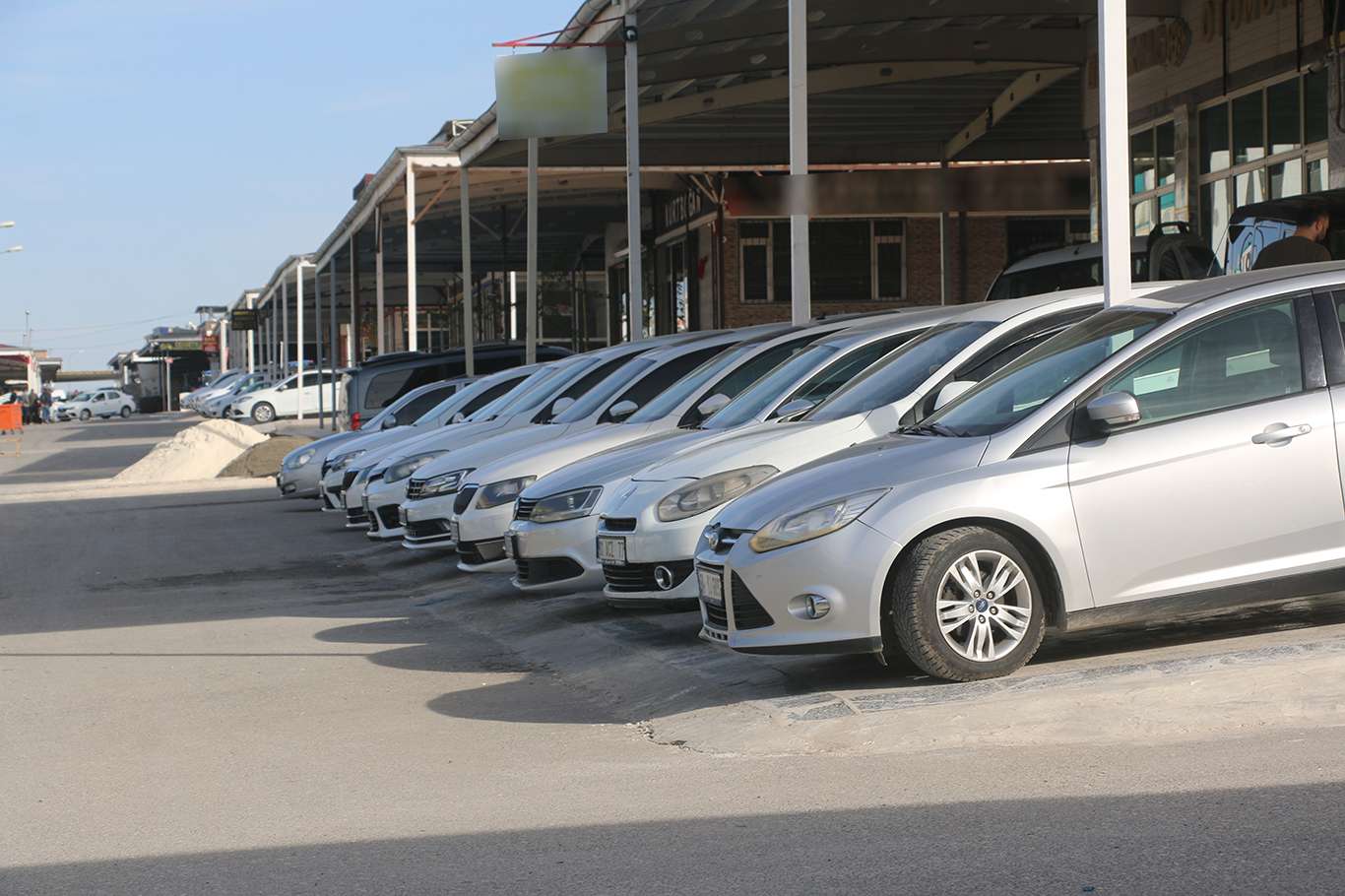 Akaryakıt zamları ikinci el araç satışlarını olumsuz etkiledi Akaryakıt zamları ikinci el araç satışlarını olumsuz etkiledi
